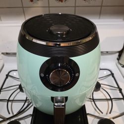 Dash Deluxe Air Fryer 4.5 Qt 