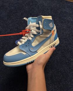 Off White Jordan Retro 1s size 9.5