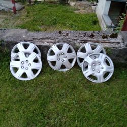 15"  Hub Caps ?  I Think There 15"