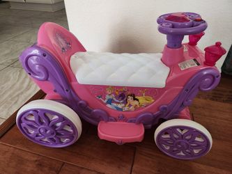 Huffy Disney Princess 6V Carriage Ride On
-Battery & Charger included