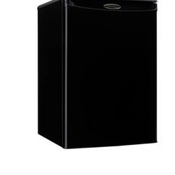 Danby DAR026A1BDD 18 Inch Wide 2.6 Cu. Ft. Energy Star Free Standing Compact Refrigerator with CanStor