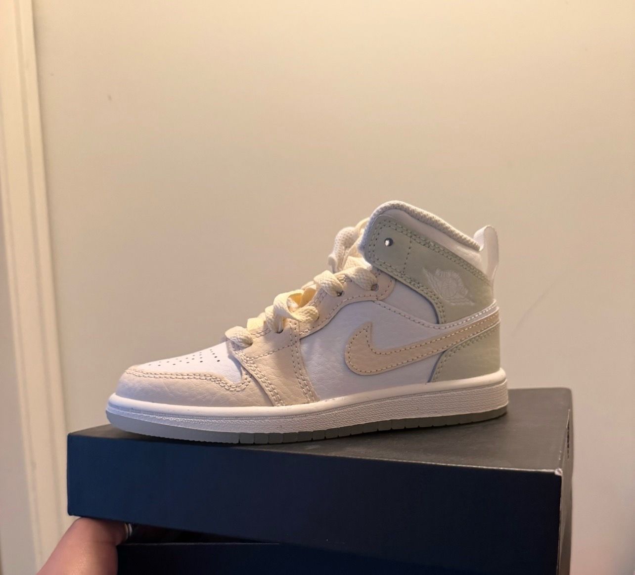 Girls Jordan Size 12