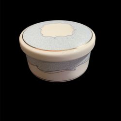 Wedgwood Venice Bone China Trinket Powder Jewelry Box Round Vintage Blue & White
