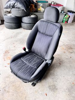 nissan Sentra seat 
