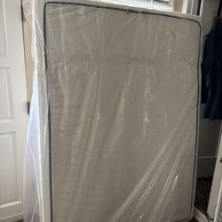 12 inch, full sized bed, Novilla, Memory foam bamboo mattress unused!