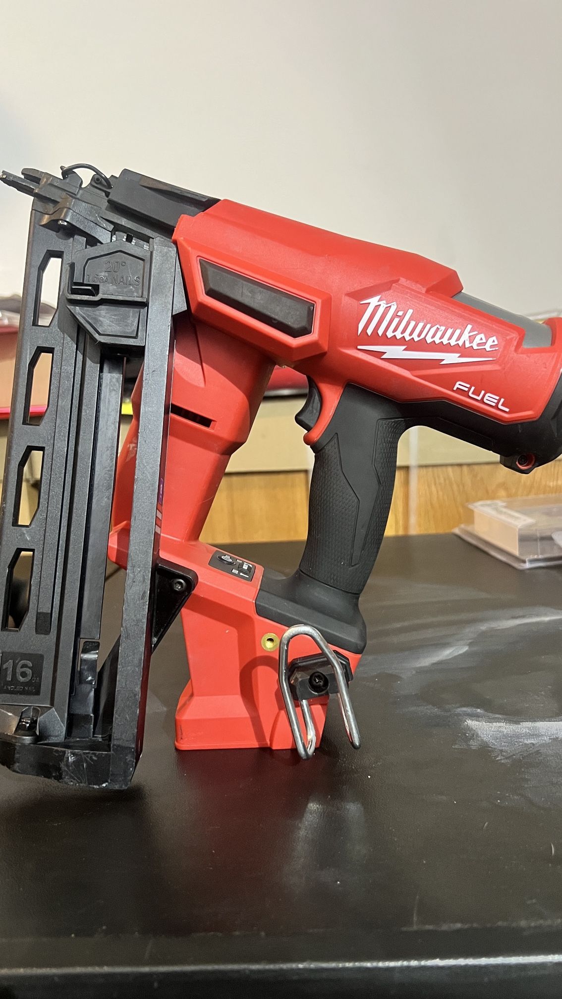 Milwaukee M18 FUEL 16 Gauge Angled Finish Nailer