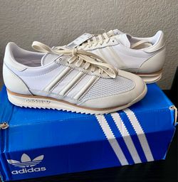 Women’s sneakers