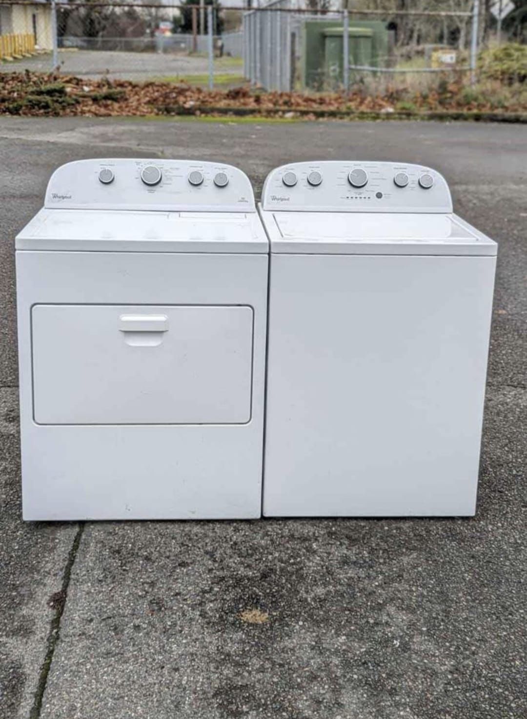 WHIRLPOOL TOP LOAD WASHER AND DRYER. WORKS PERFECT. 30 DAYS WARRANTY.