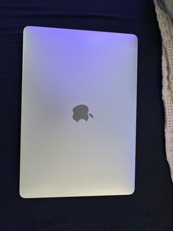 2016 MacBook Pro 13” Touch Bar i5 8GB - 4 USB-C Ports