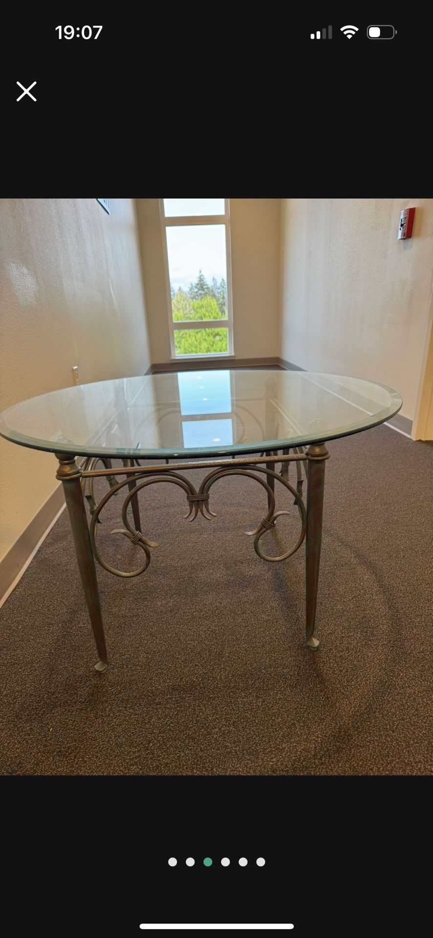 coffee table/ patio table, diameter 3 ft