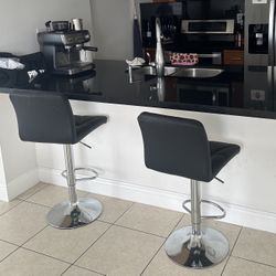 2 Bar Stools