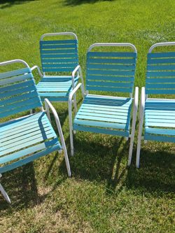 4 pool chairs