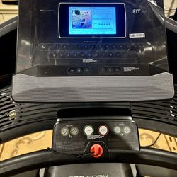 Smart Inclining Treadmill 