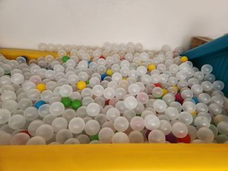 2,000 Ball Pit Balls