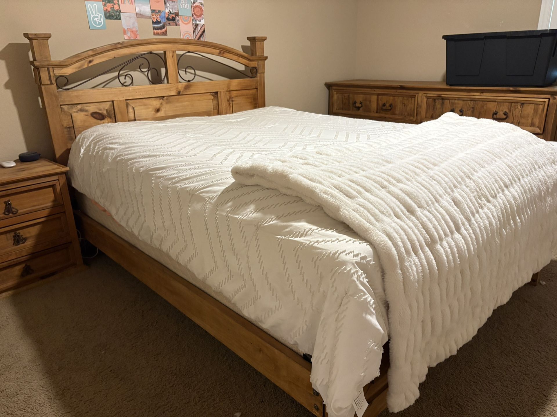 Wooden Queen bedroom Set