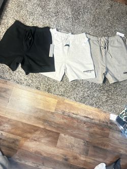 ESSENTIAL SHORTS -BRAND NEW