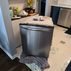 Frigidaire Gallery dishwasher
