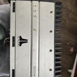 JL audio 300/4v3 Amp