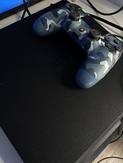 PS4 / 2 GAMES / 1 REMOTE