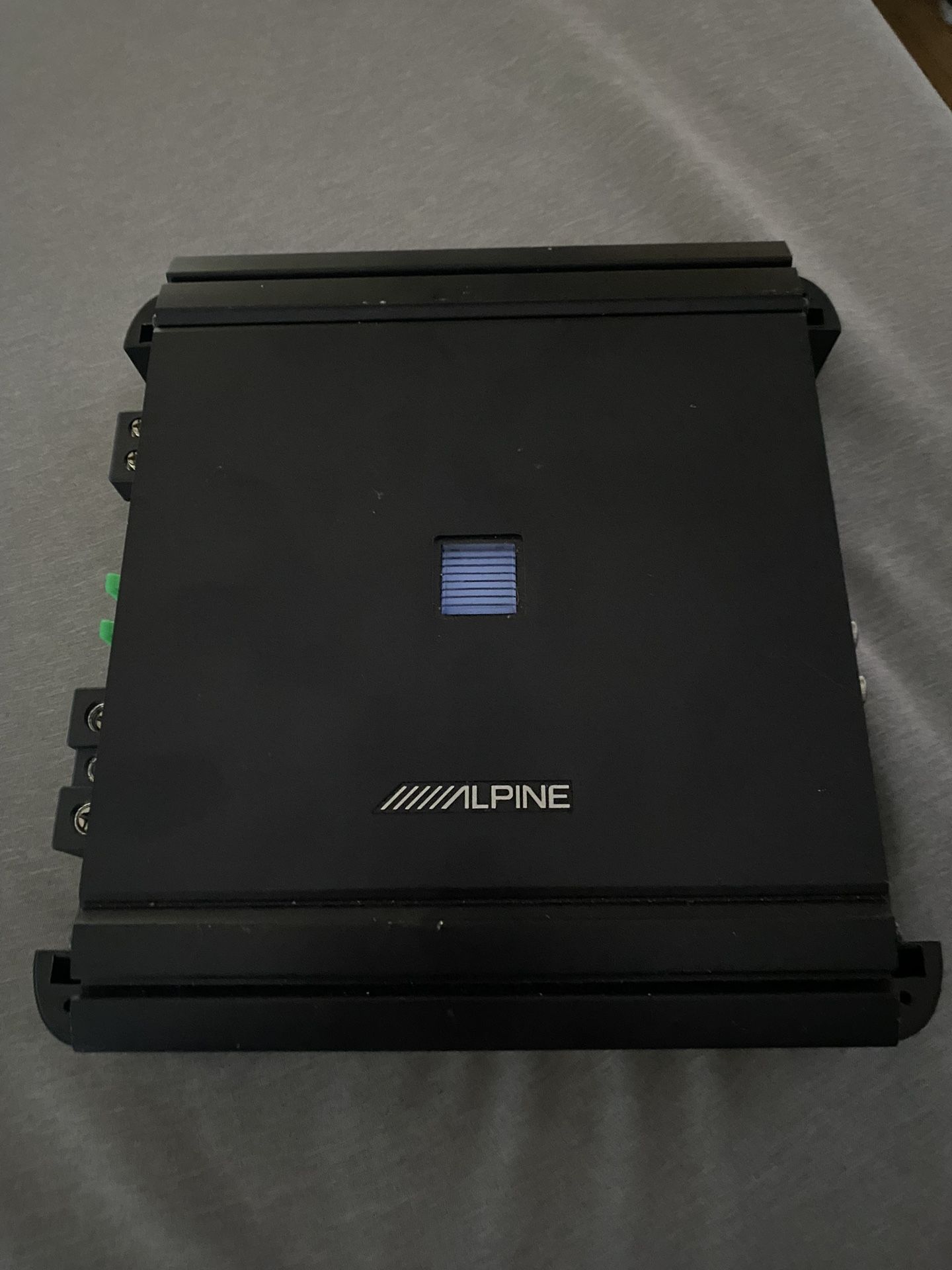 Alpine Amplifier 