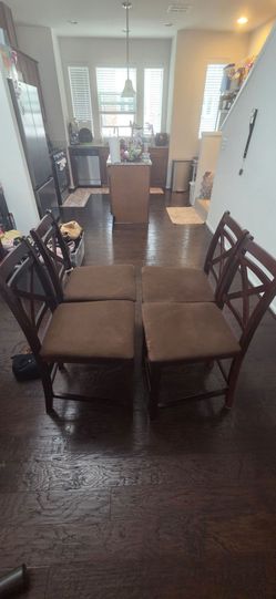 Set of dining chairs , brand new