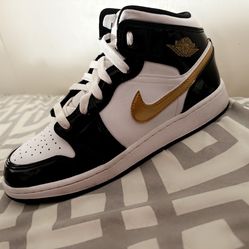 AIR JORDAN RETRO 1 MID SE