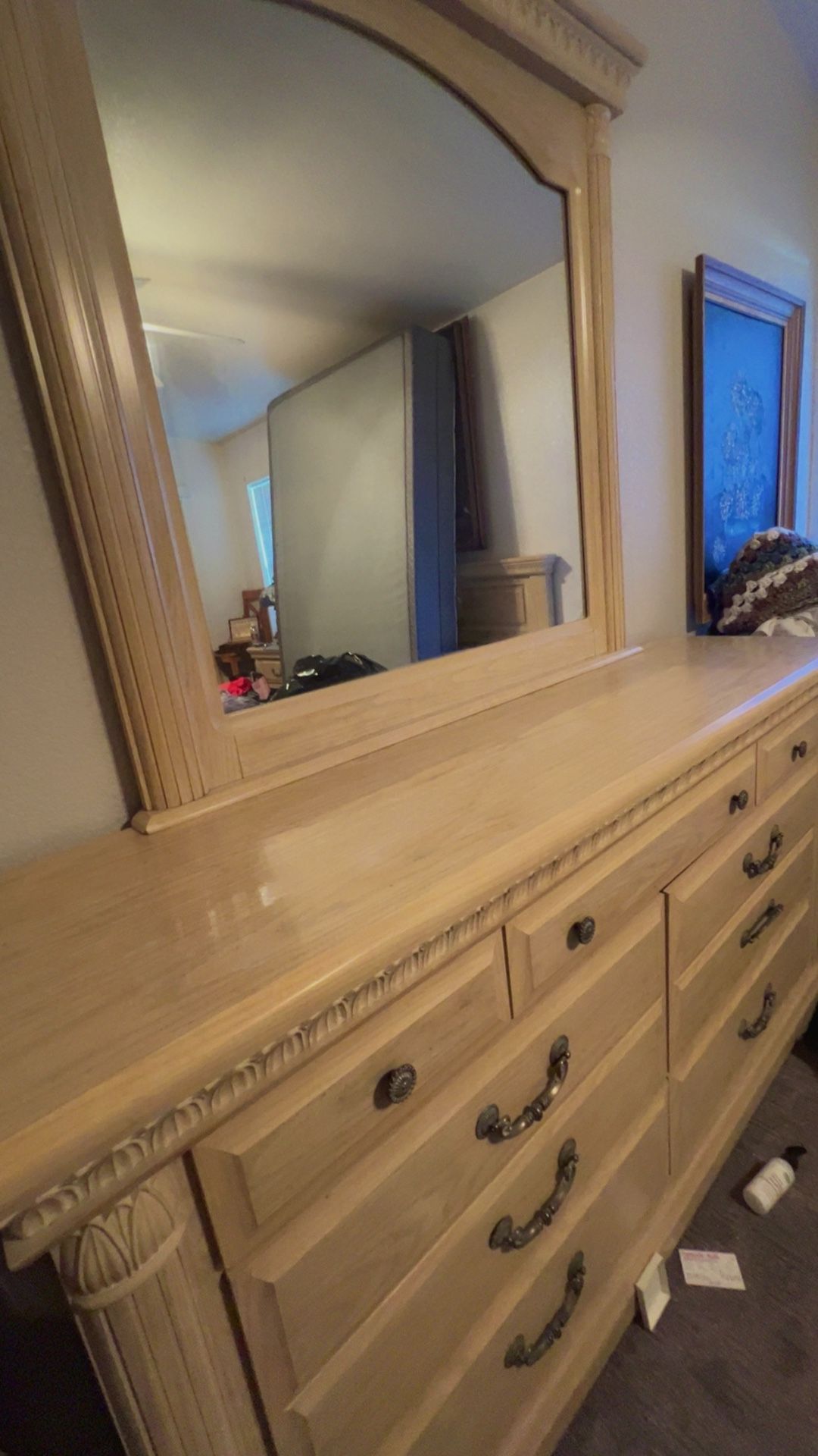 Hand Carved Victorian Style 6 Piece Bedroom Set