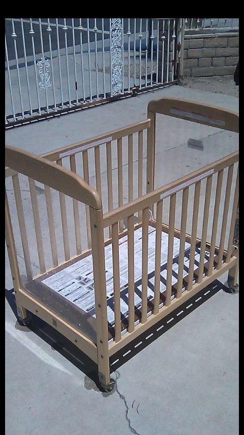 Free baby crib