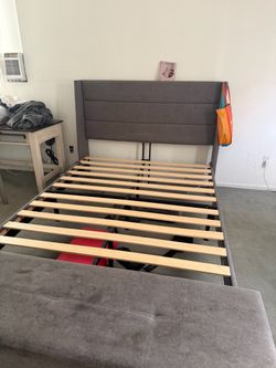 Queen frame with storage