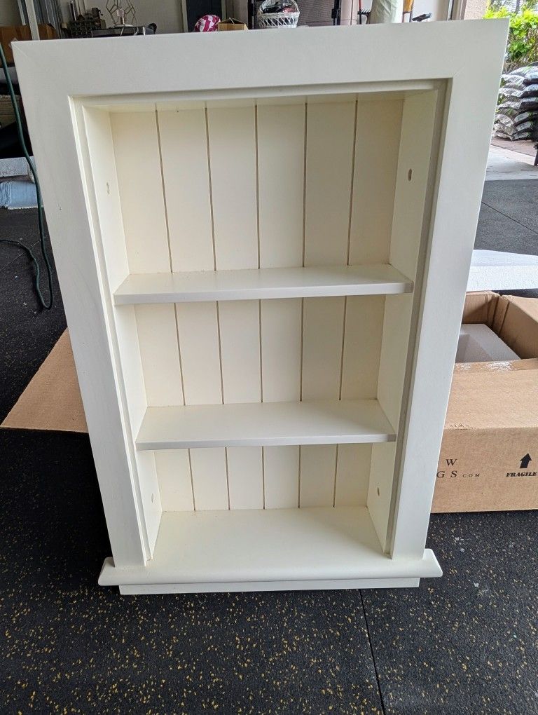 Wall recessed Shelf