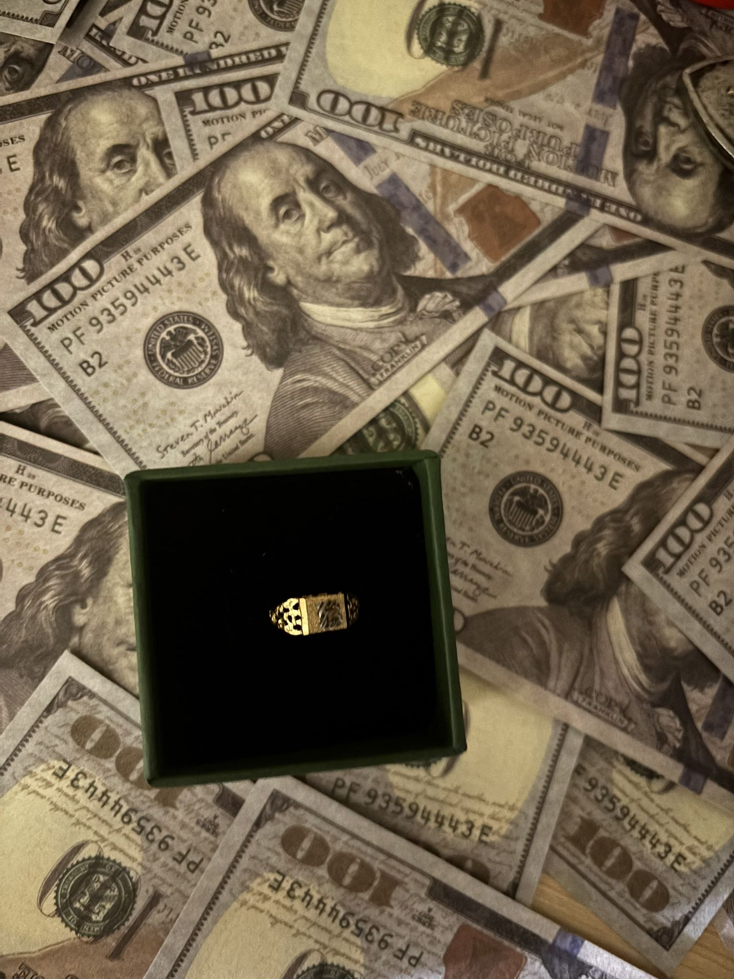 Gold ring Initial B