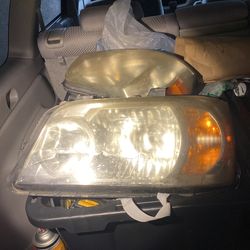 Toyota Highlander Headlights OEM (pair)