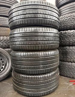 285/45/20 Pirelli 📍📍 Vendo un set de llantas con 80% de vida las 4 📍🌟