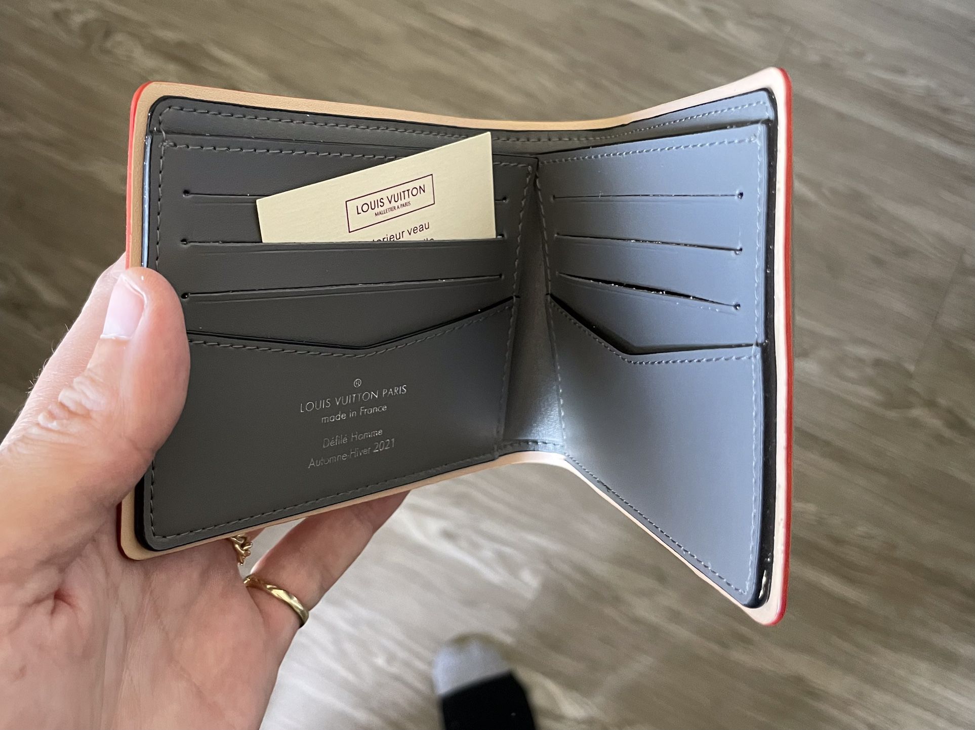 Louis Vuitton Passport Cover for Sale in Biloxi, MS - OfferUp