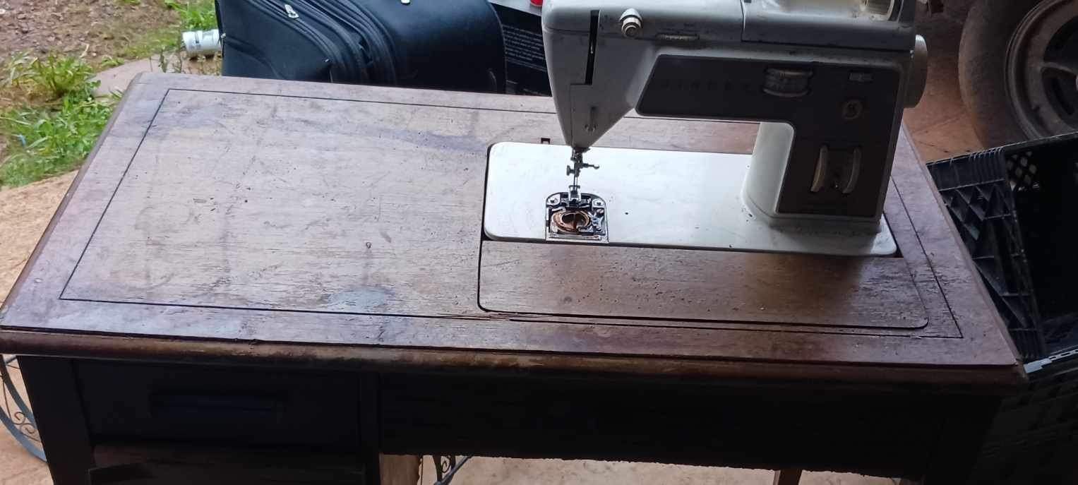 Antique SINGER Sewing Machine With Built In Table