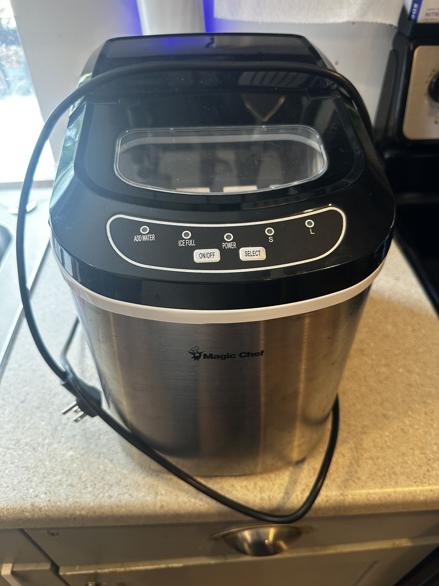 Magic Chef Ice Maker