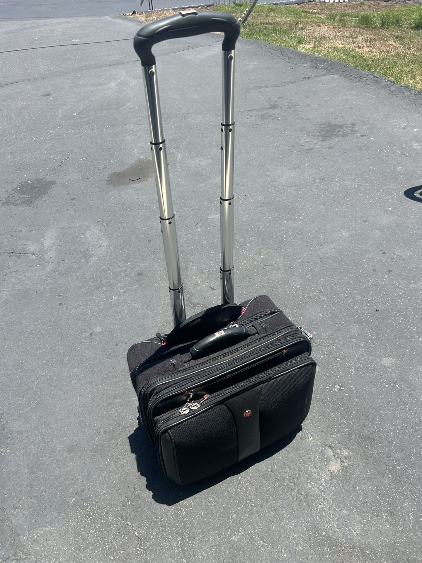 SwissGear/Wenger Patriot II 15.6″ Rolling Laptop Bag