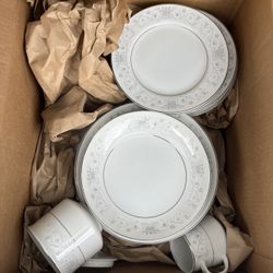 Vintage Empress China Japan "Damask" 1907 Dinnerware Set - 40 Pieces