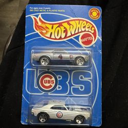 1999 Hot Wheels Chicago Cubs Special Edition 2-Pack - ’67 Camaro Silver & White Pinstripe - Carded!