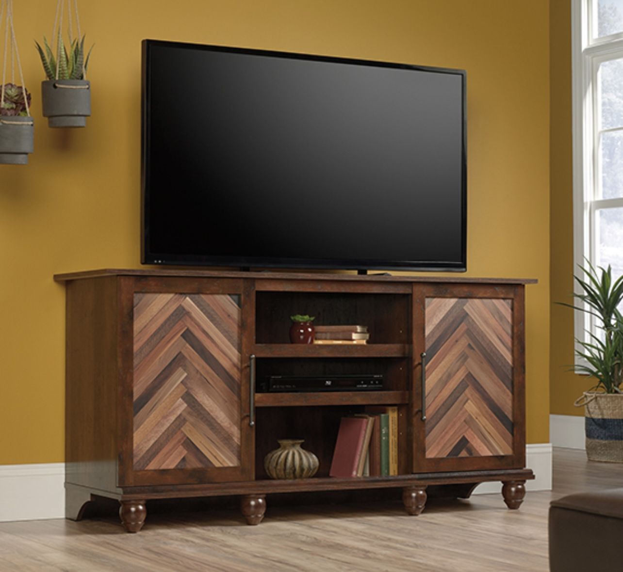 Entertainment center