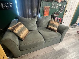 2 couches.+ ottoman