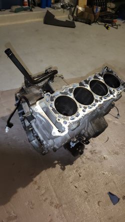 2005-06 GSXR 1000 Engine Block And Cases Only. No Internals