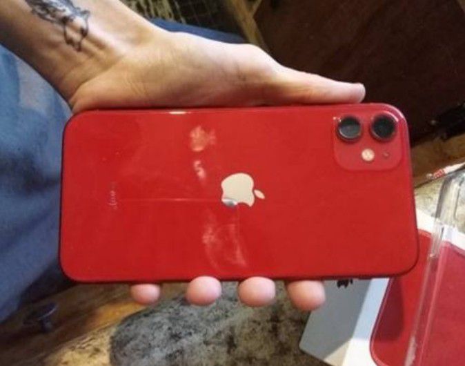 iPhone 11......256gb red