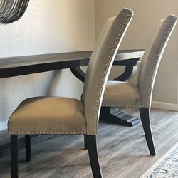 10 Chairs with 4 Barstools 