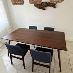 Bettie Dining Room Set - Table & 4 Chairs