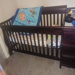 Baby Crib W Drawers And Mattress 