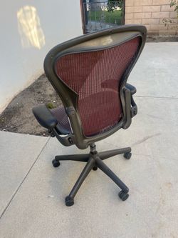 Aeron Herman Miller chair
