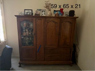 Entertainment center