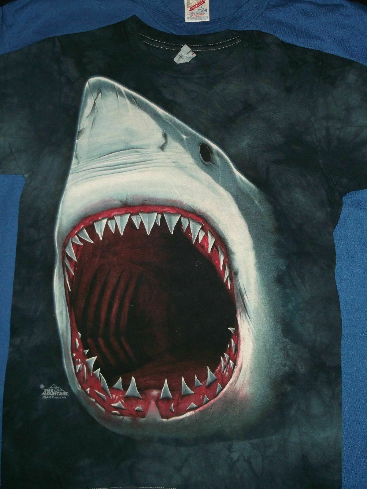 JAWS Shark 70's Cult Movie Cool Unworn Tye Dye 2009 Art NEW Small S T-SHIRT