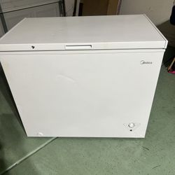 Deep Freezer, Hardly Used. Great Condition.